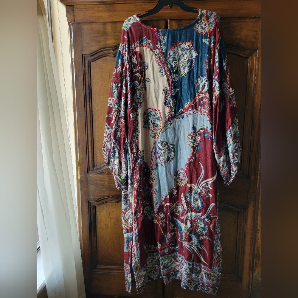 Embroidered Kimono - Picture 3 of 3